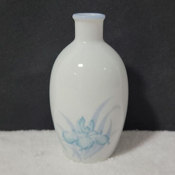 Otagiri tiny vase   - Picture 1 of 4